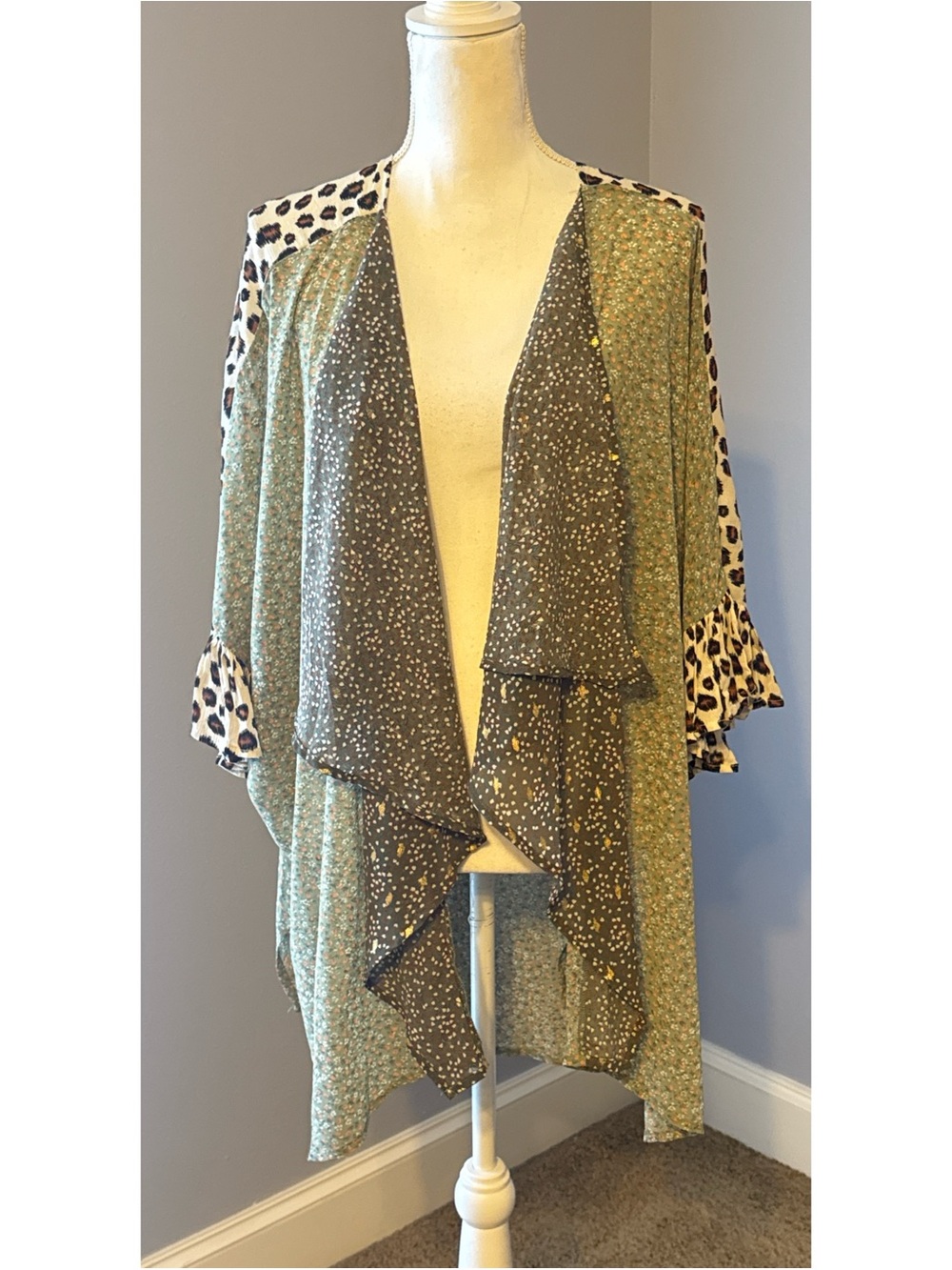 Kimono Cardigan Leopard Floral Boho NWT Size M/L